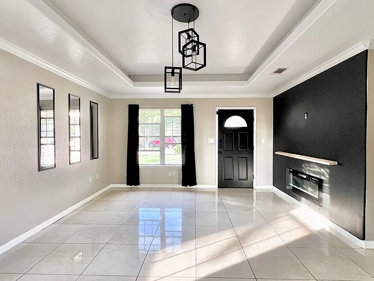 1890 Timberwood Dr — Photo 5