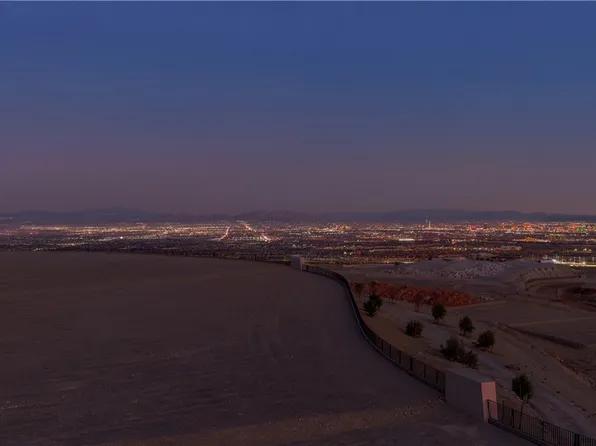 10 Western Skyline Dr, Las Vegas, NV 89138