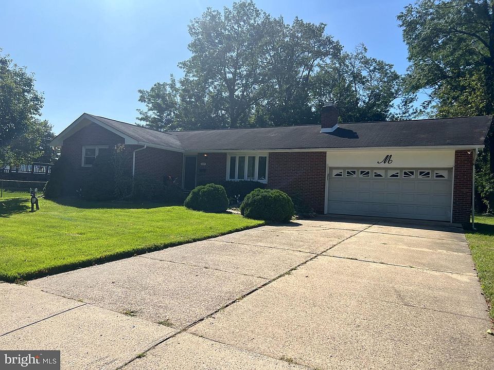 2nd image of 225 Hauser Ave