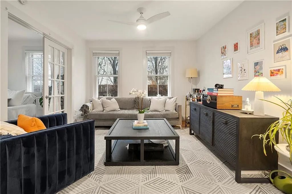 2 bed, 1.0 bath, 814 sqft, $2,800 — Photo 2