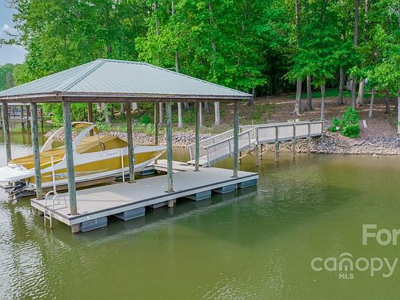 2nd image of 5214 Woodland Bay Dr