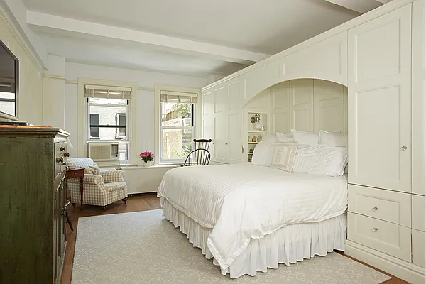 Sold by Stribling | media 3