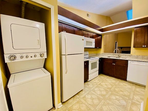 3rd image of 3018 S Semoran Blvd APT 1