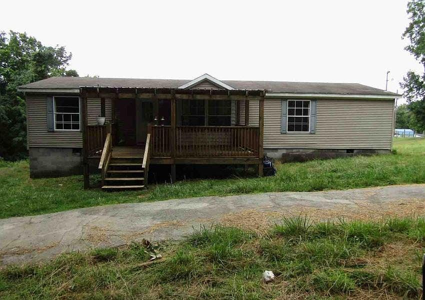 1st image of 83 Hoss Ln