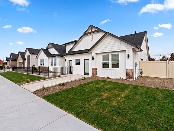 10516 Cloudburst Front View