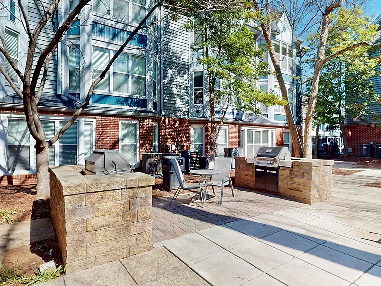 521 N Graham St #3E — Photo 26