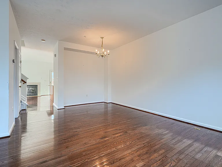 5048 Kemsley Ct — Photo 22