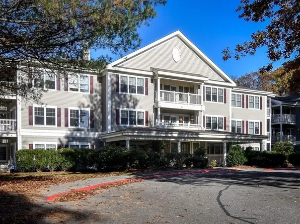 34 Meeting House Ln APT 319, Stow, MA 01775