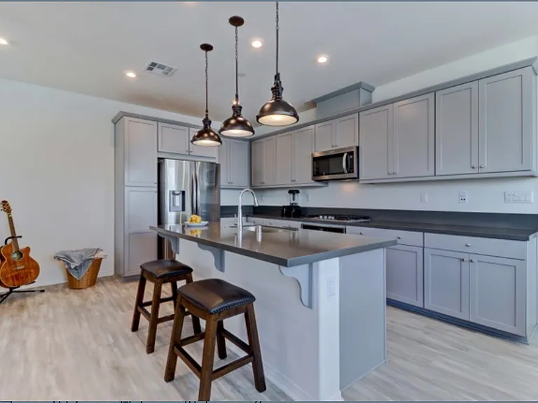 54 Concepcion St — Photo 4