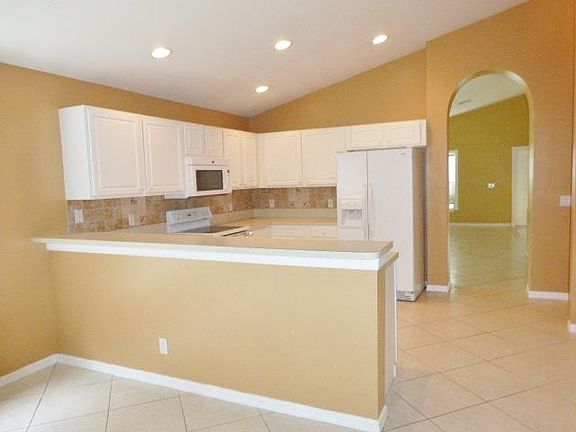 5th image of 15076 Savannah Dr