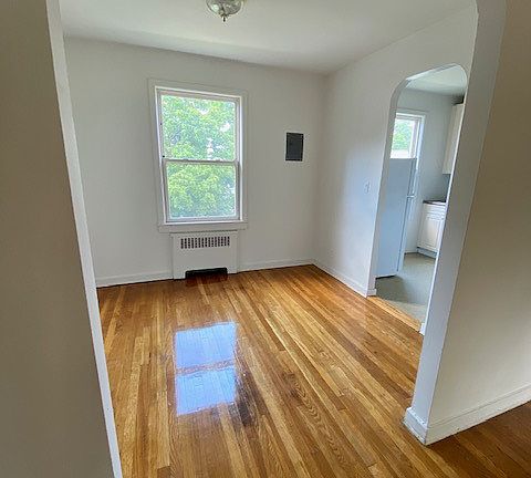 5th image of 81 Beacon Hill Dr #H