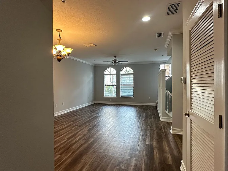 3720 Messina Dr — Photo 25
