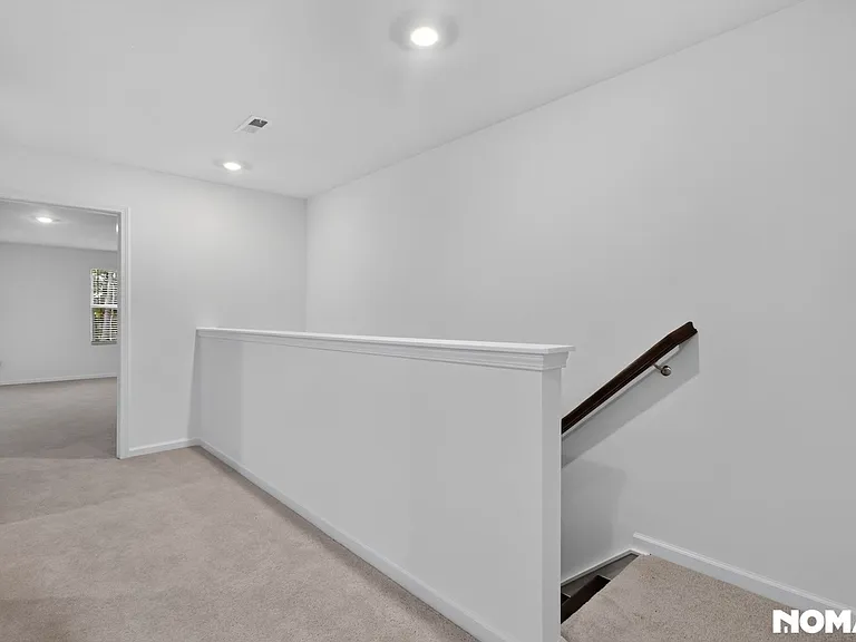 104 Tree Moss Ct — Photo 31
