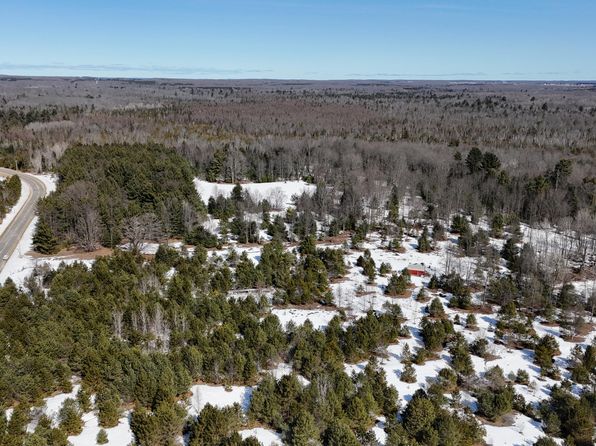 9700 N 1st Rd, Copemish, MI 49625