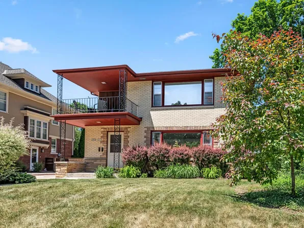 6822 W Wells STREET #6824, Wauwatosa, WI 53213