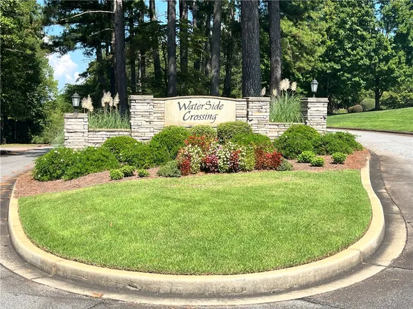 106 N Waterside Dr, Seneca, SC 29672