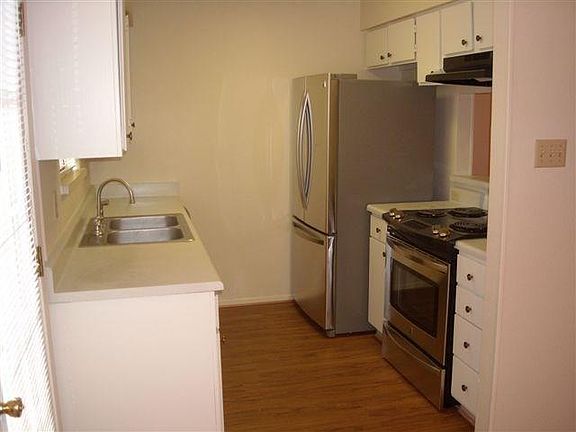 3rd image of 8400 Jamestown Dr APT 426