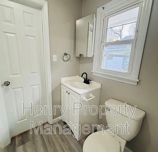 1120 Drew St — Photo 8