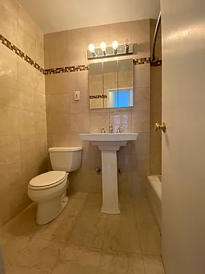 Rented by Bond New York | media 19