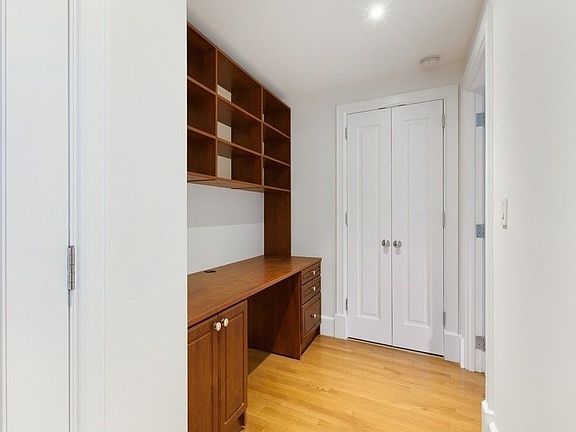 5th image of 27 W 72nd St #307