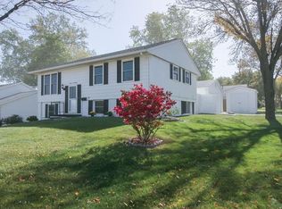 3219 29th Ave SW, Cedar Rapids, IA 52404