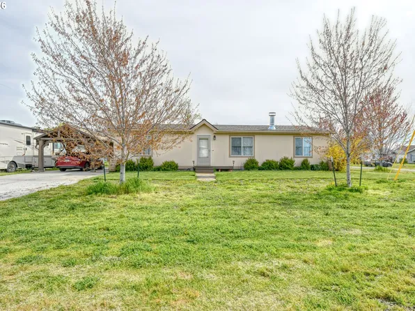 303 E College St, Athena, OR 97813