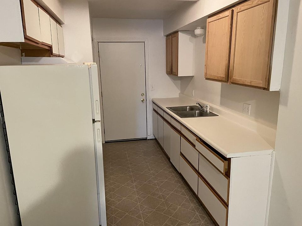 2nd image of 73 S Main St NE #3