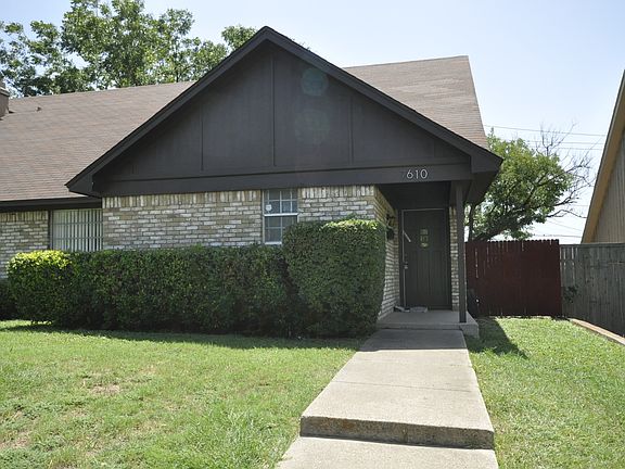 2nd image of 7610-12 Thistle Ln