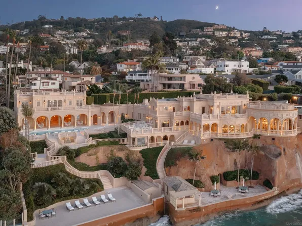 1900 Spindrift Dr, La Jolla, CA 92037