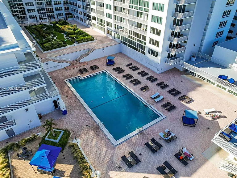 5401 Collins Ave #813 — Photo 39