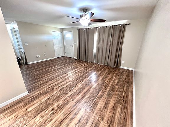 3rd image of 5668 Rosebury Dr