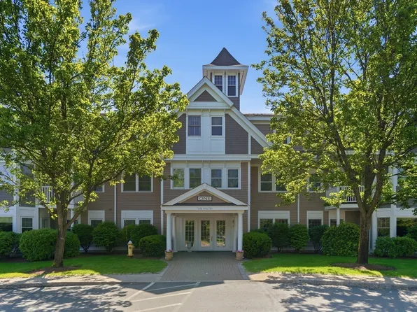 6 Technology Dr APT 117, North Chelmsford, MA 01863