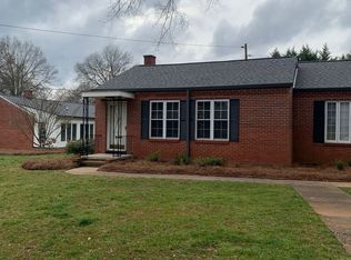 806 N Avalon Rd APT D, Winston Salem, NC 27104