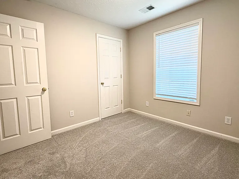 520 Skyview Ln — Photo 9