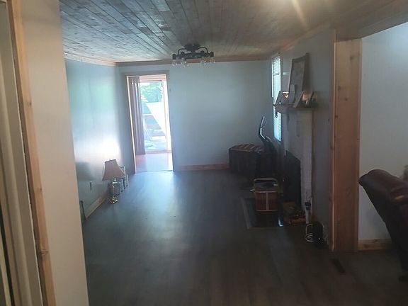 4th image of 8798 S Pleasure Valley Rd