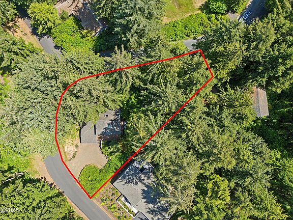 5th image of 103 Salishan Dr