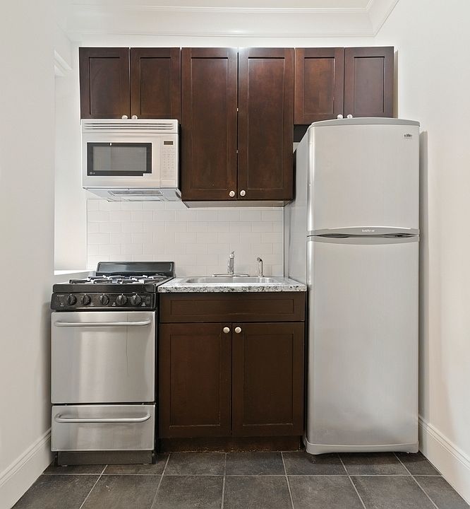 1st image of 225 W 23rd St APT 4F