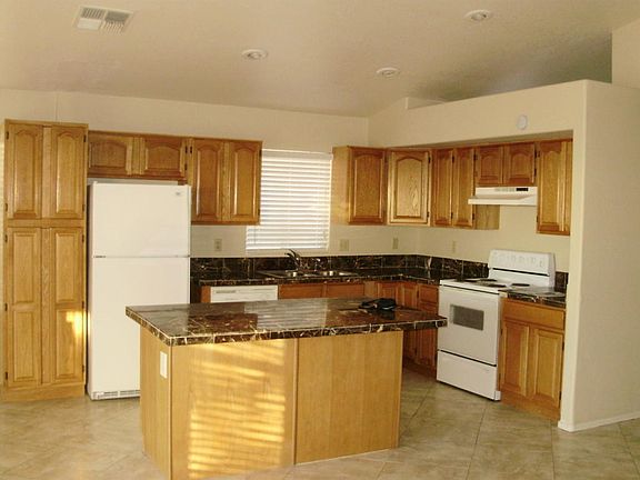 4th image of 1631 E Windsong Dr