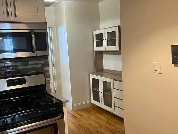 5th image of 342 McGuinness Blvd APT 2L