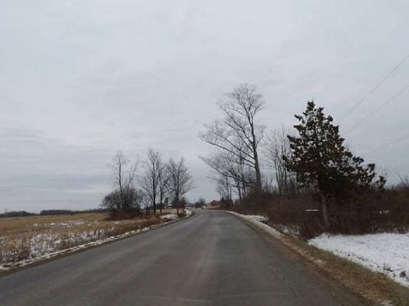Exterior Neighborhood (street photo)