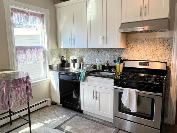 48 Middle St #3, Boston, MA 02127