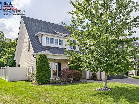 3rd image of 3527 Pershing Dr