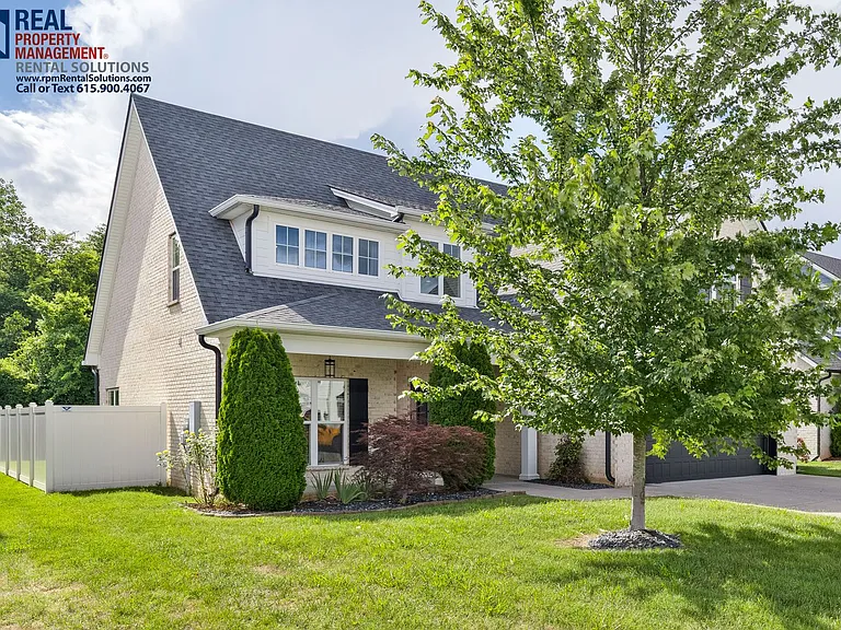 3527 Pershing Dr — Photo 3