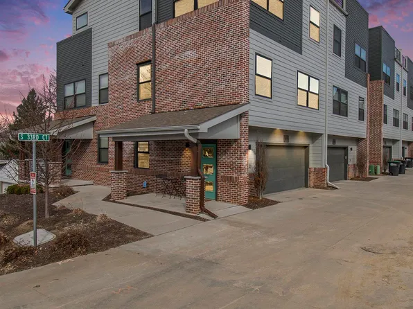 944 S 33rd Ct, Omaha, NE 68105