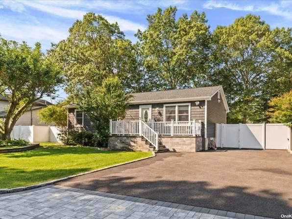132 Montgomery Avenue, Mastic, NY 11950
