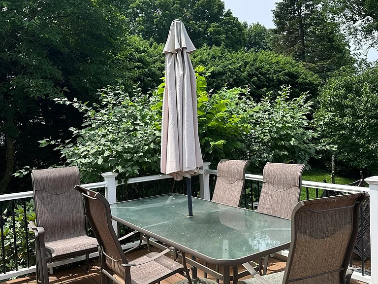 54 Randall Dr — Photo 4
