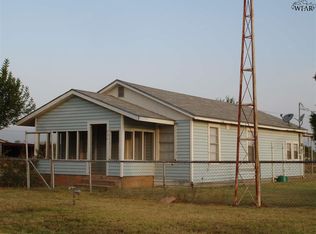 406 W Live Oak St, Holliday, TX 76366