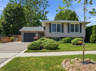 554 Chamberlain Rd, Burlington, ON L7L 2V4