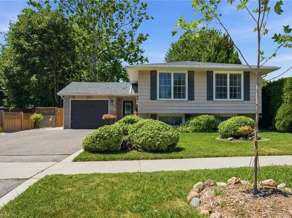 554 Chamberlain Rd, Burlington, ON L7L 2V4