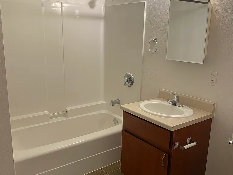 3725 Stephens Ave — Photo 13